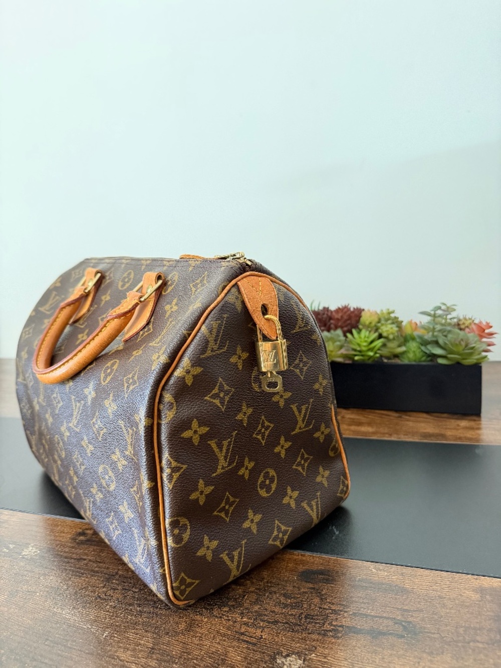 Louis Vuitton Speedy 30 Monogram Canvas Handbag w/ COA and Padlock & Key